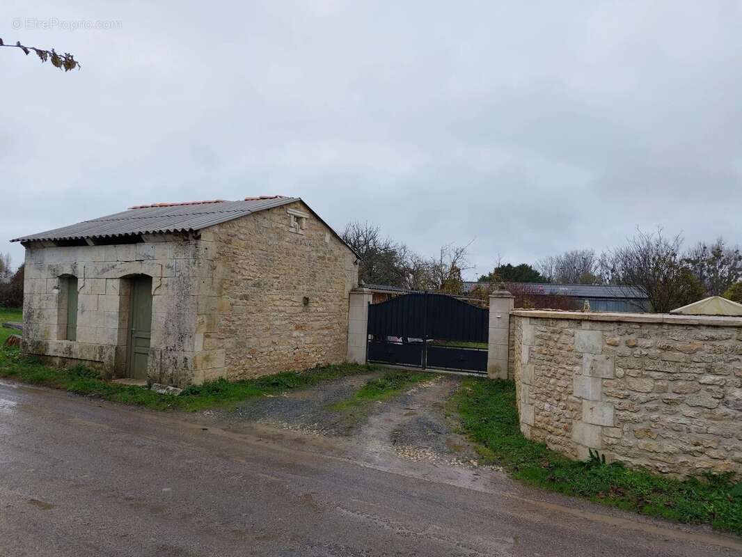 Maison à JONZAC