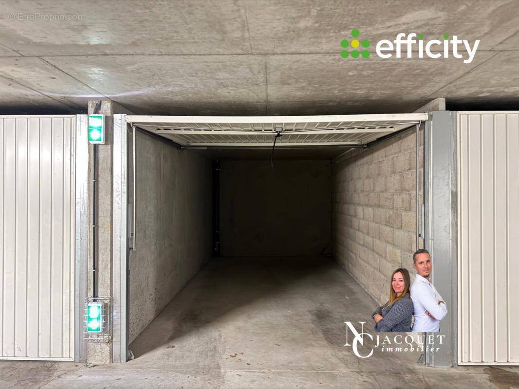 Parking à RILLIEUX-LA-PAPE