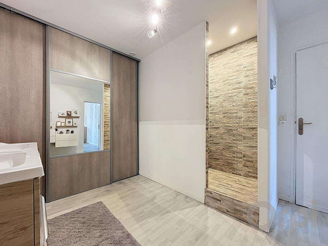 Maison à ROQUEBRUNE-SUR-ARGENS