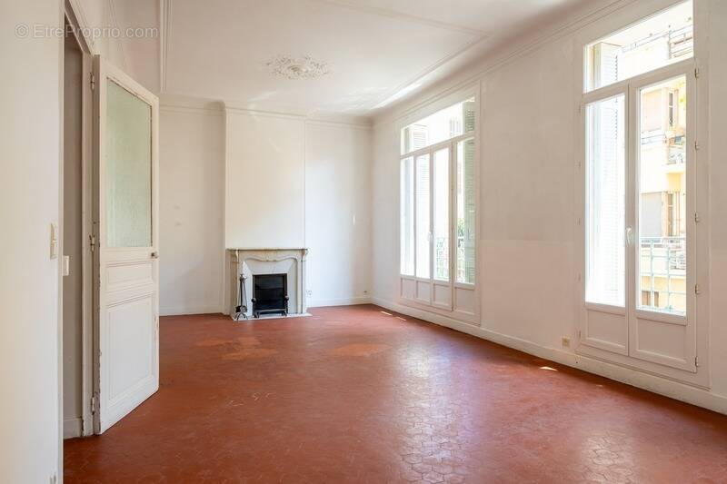 Appartement à MARSEILLE-6E
