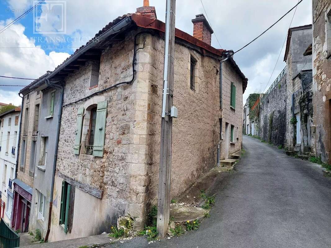 Maison à NONTRON