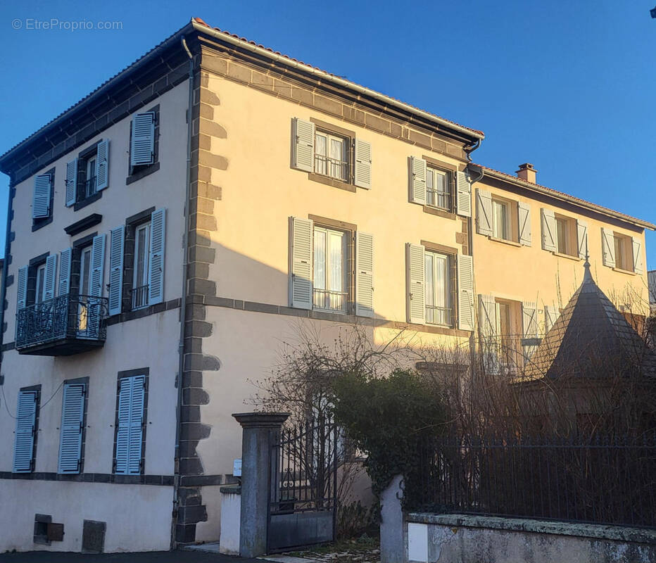 Maison à CLERMONT-FERRAND