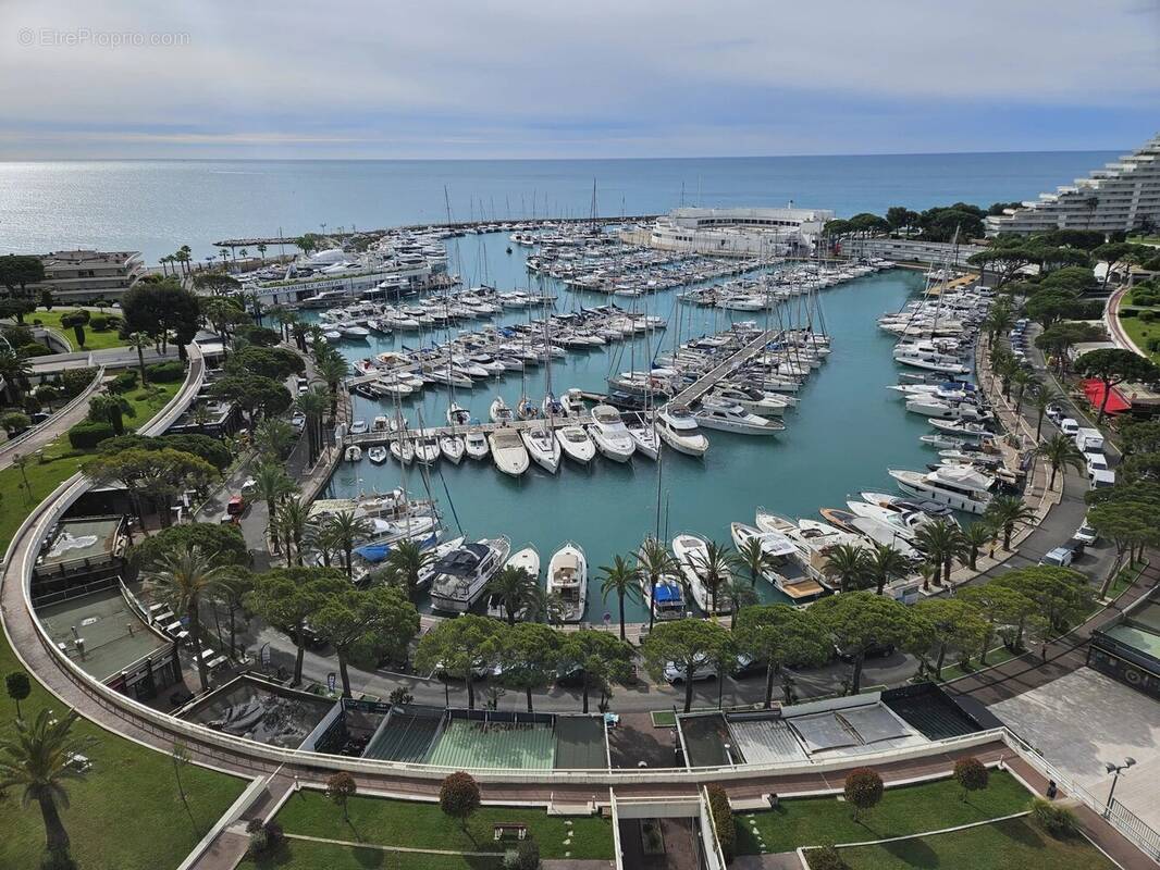 Appartement à VILLENEUVE-LOUBET