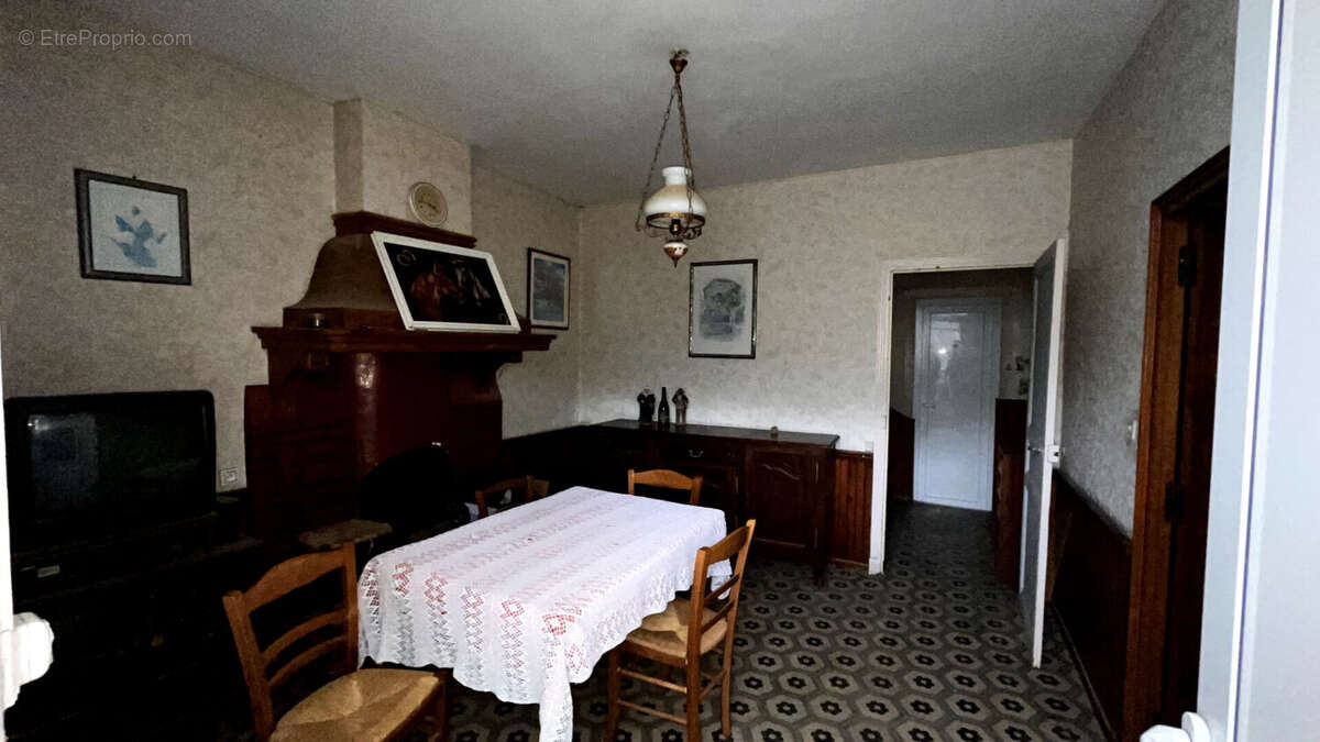 Maison à CRUZY