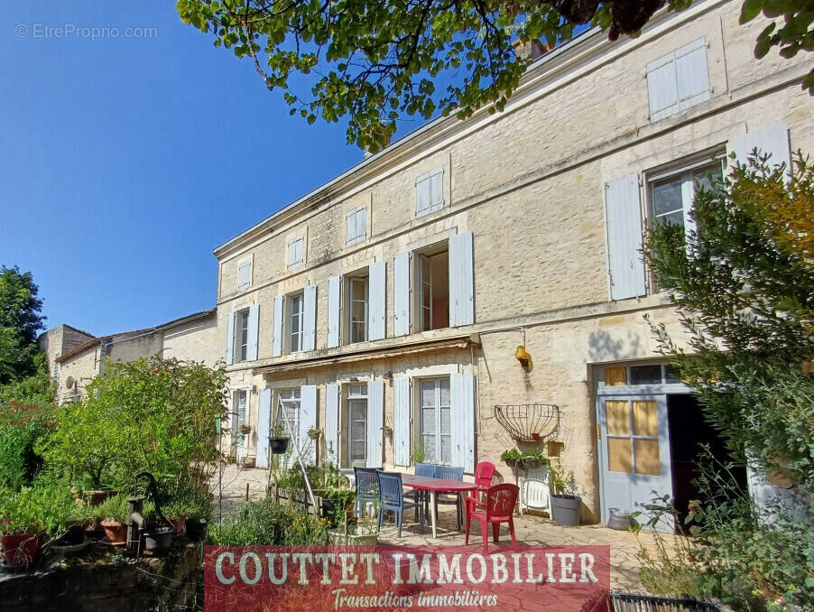 Maison à MANSLE