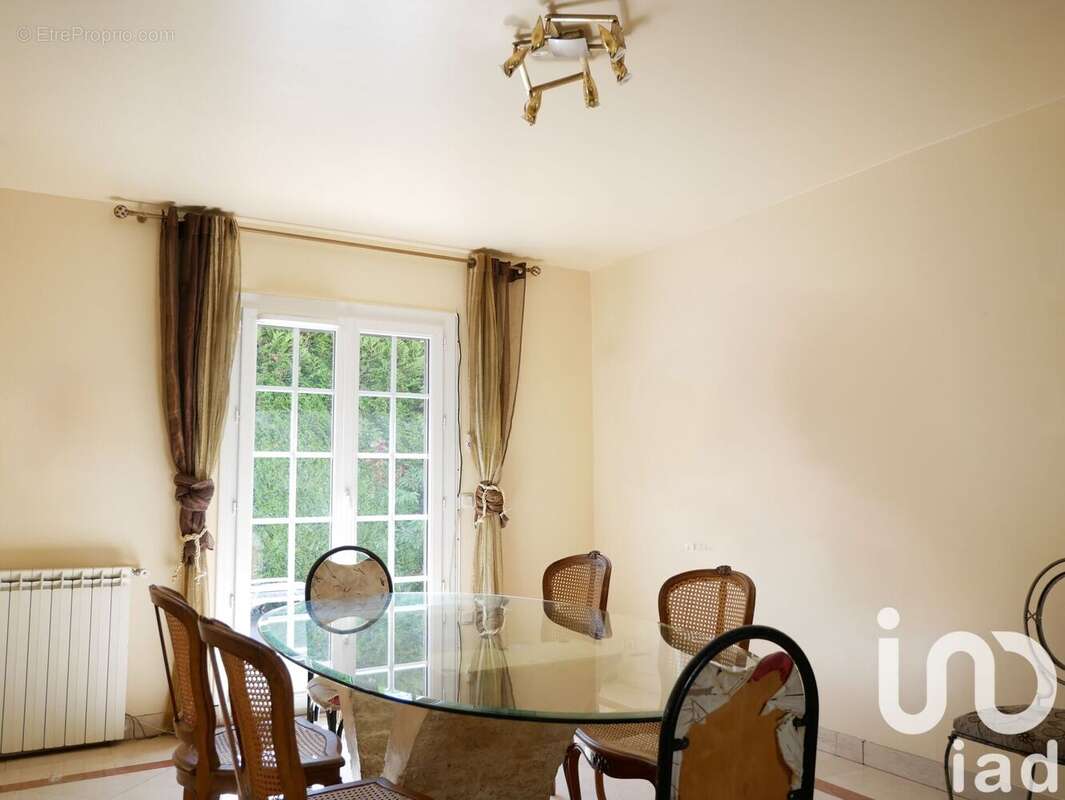 Photo 2 - Maison à SARCELLES