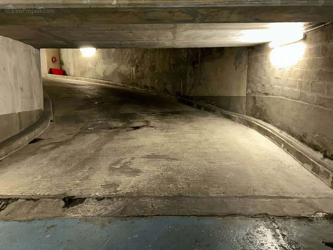Parking à CHATILLON