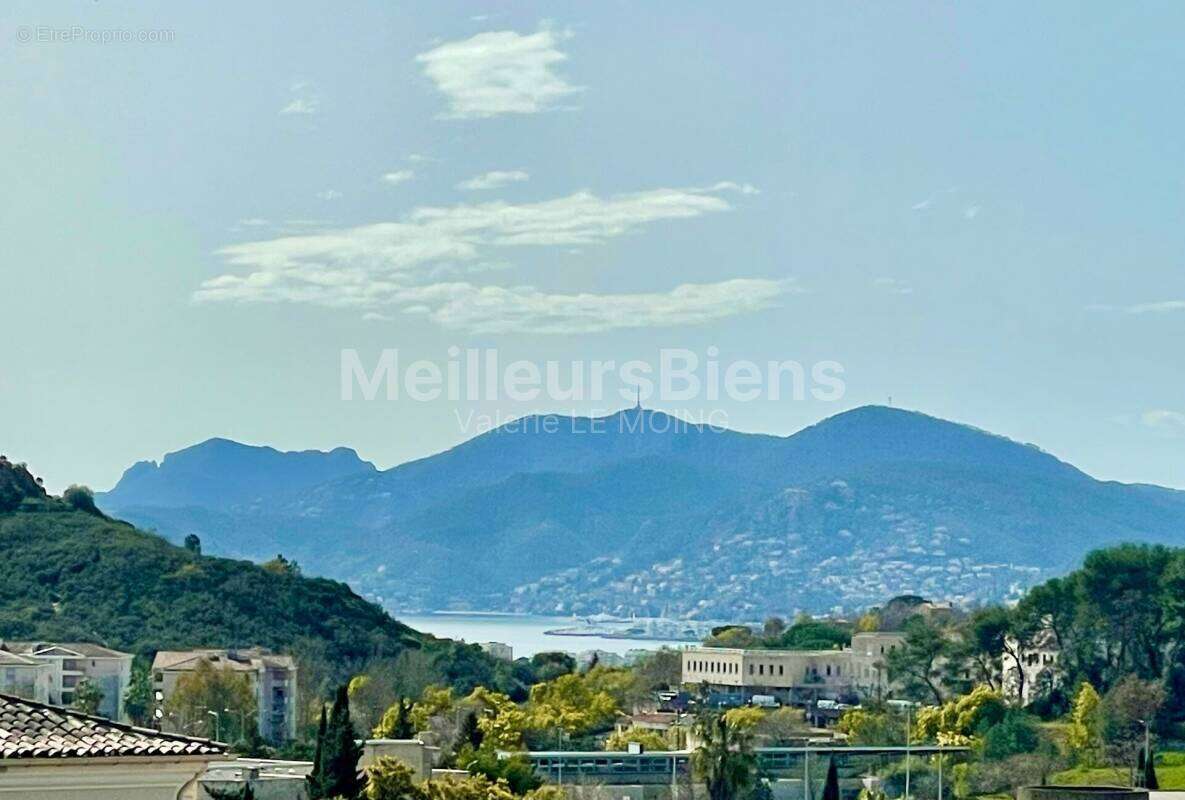 Appartement à LE CANNET