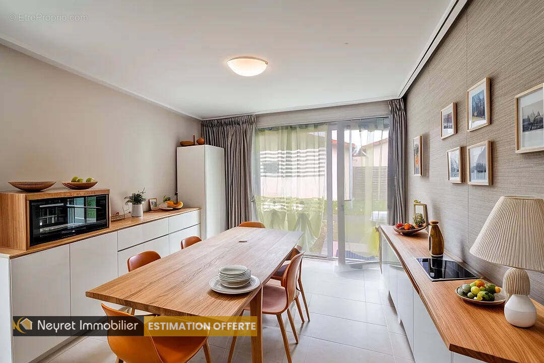 Appartement à CLUNY