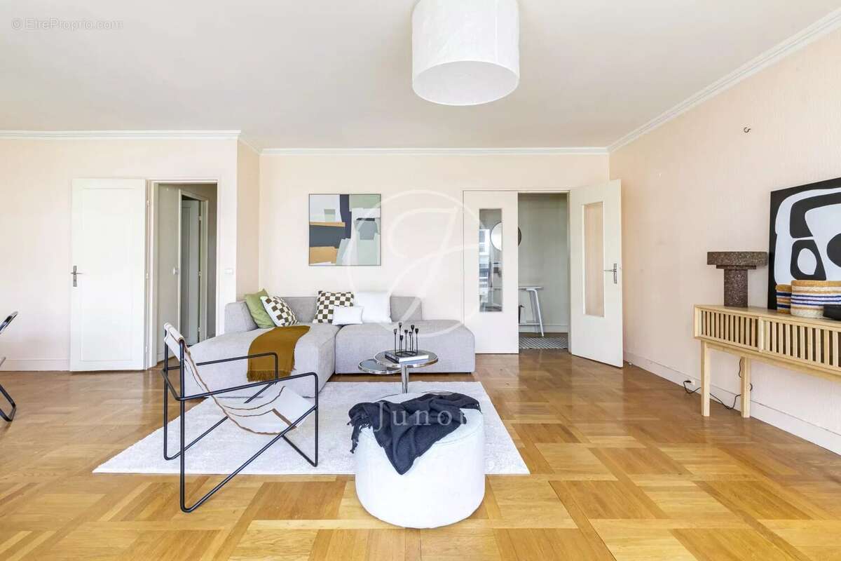 Appartement à PARIS-15E