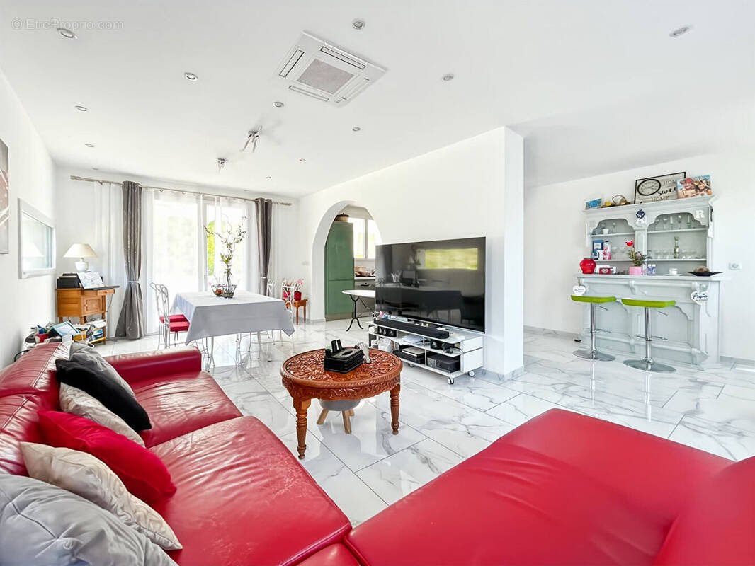 Appartement à LE ROVE
