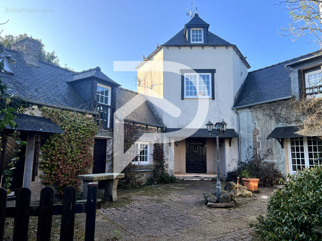 Maison à PLOUEZEC