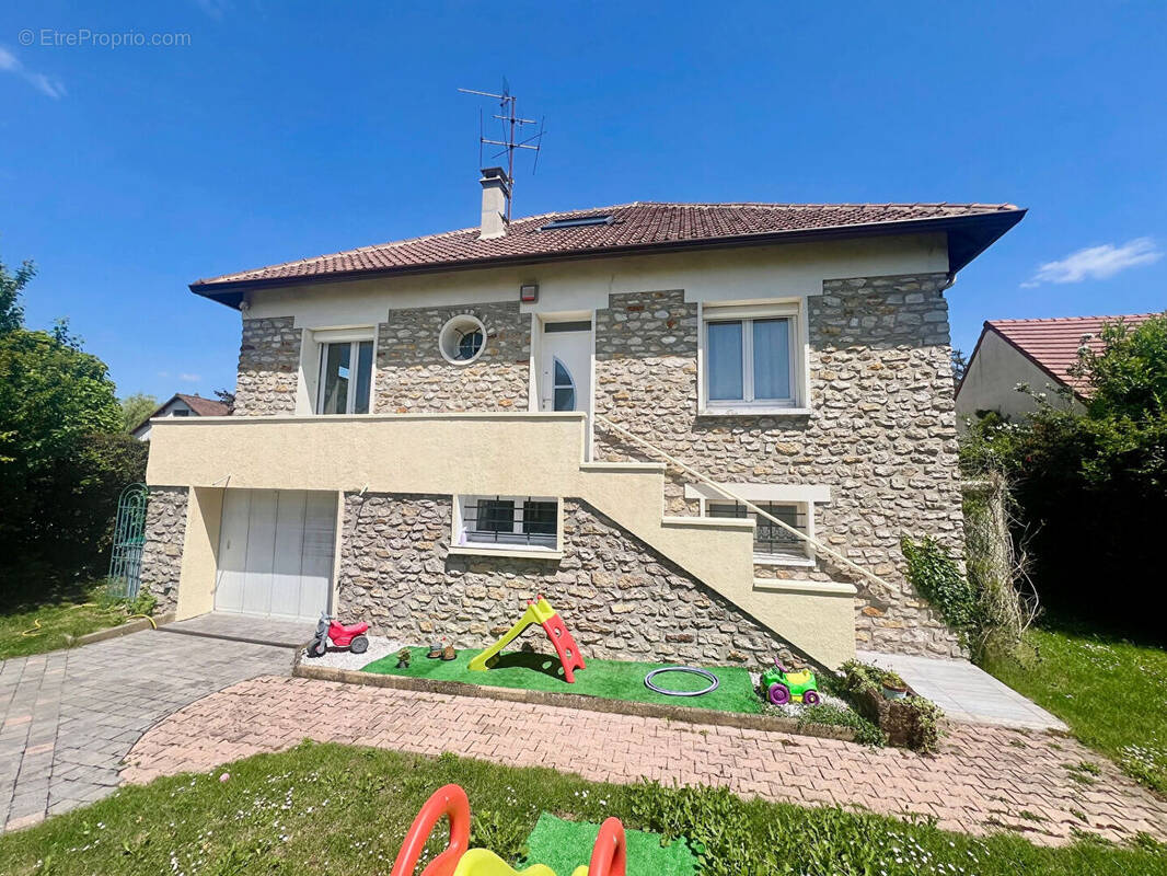 Maison à BRIE-COMTE-ROBERT
