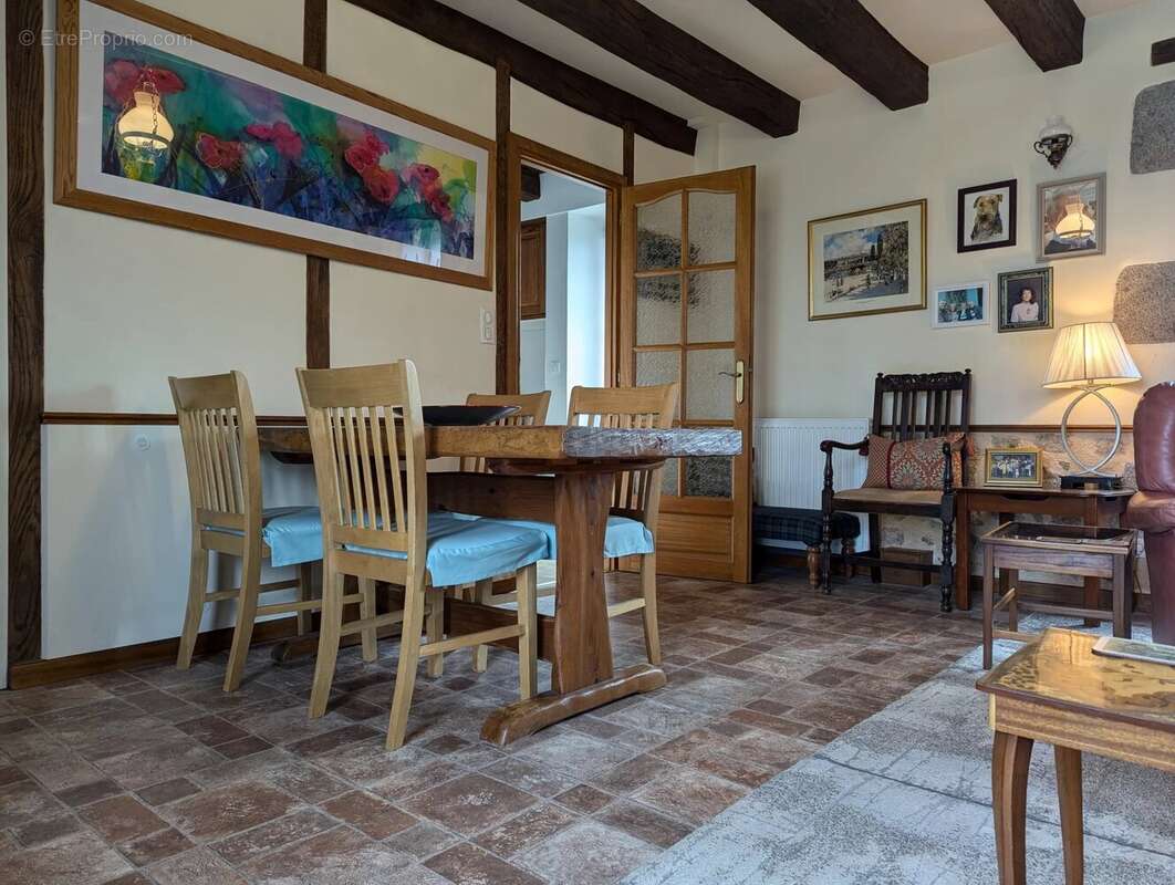 Appartement à LATHUS-SAINT-REMY