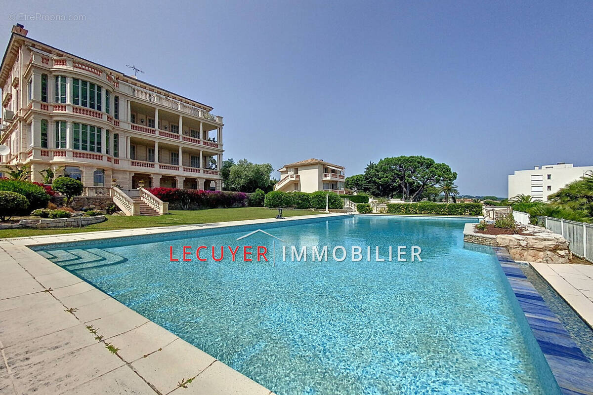 Appartement à VALLAURIS