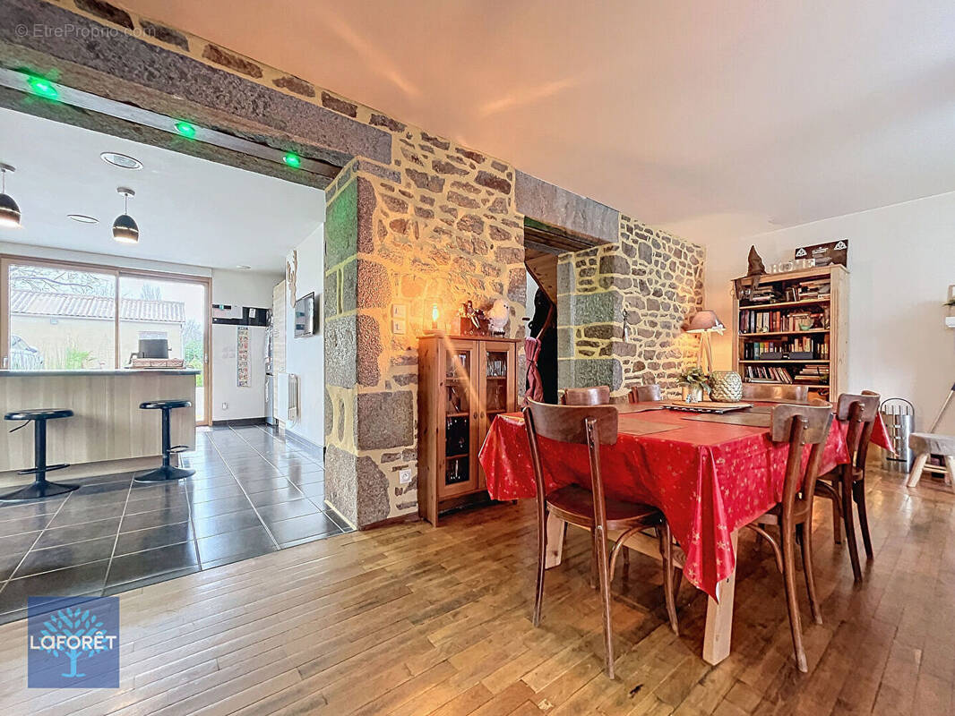 Maison à SENS-DE-BRETAGNE