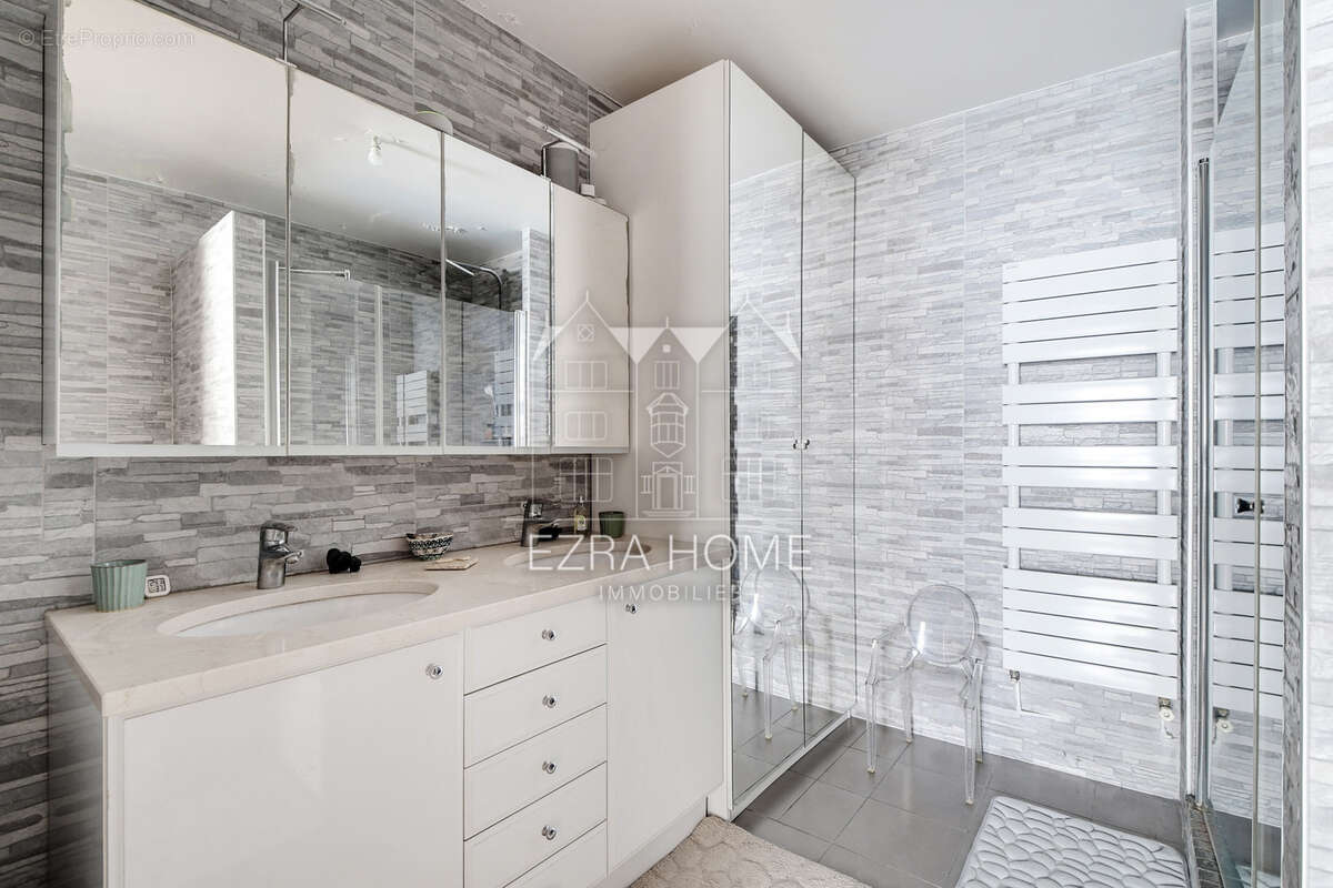 Appartement à PARIS-7E