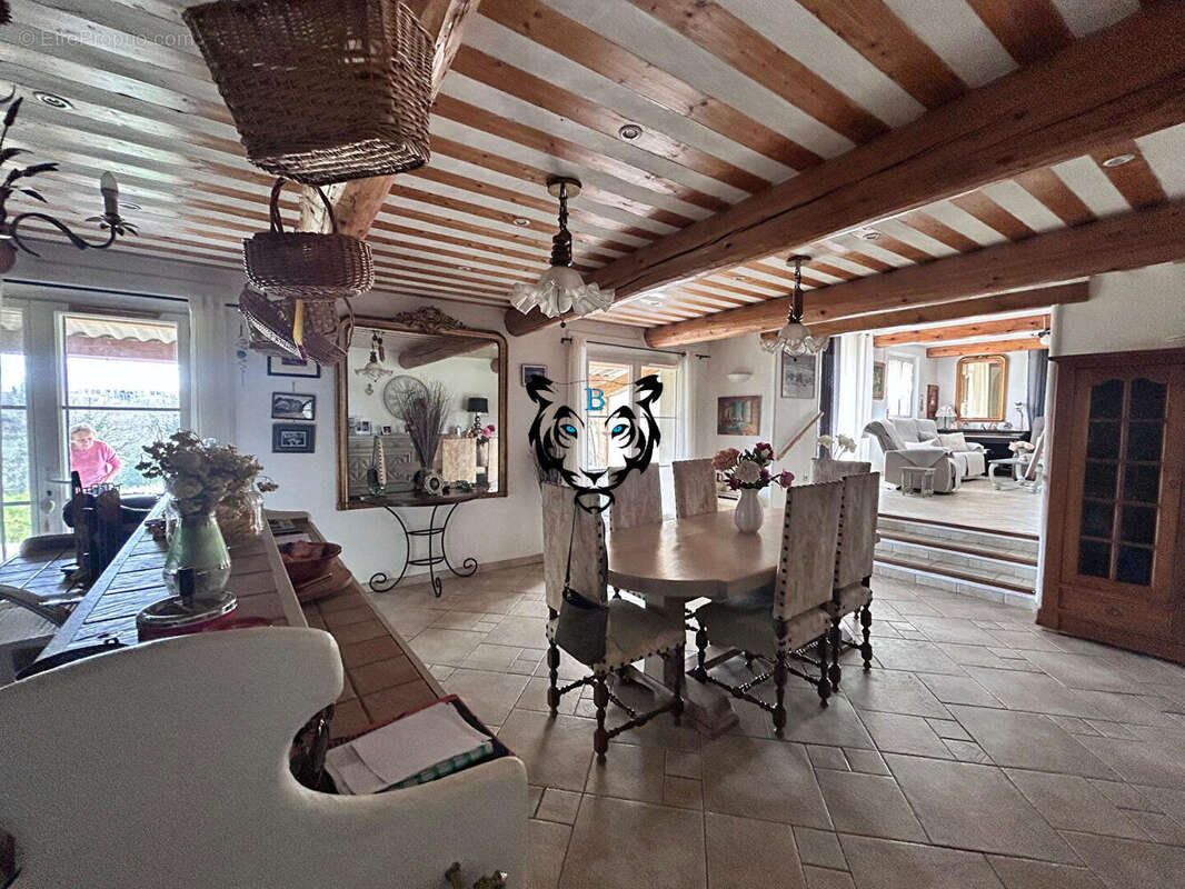 Maison à ROQUEBRUNE-SUR-ARGENS