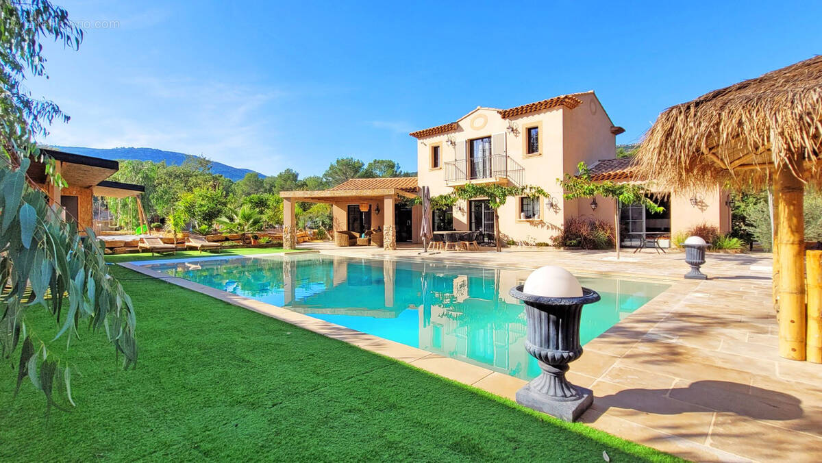 Maison à SOLLIES-TOUCAS