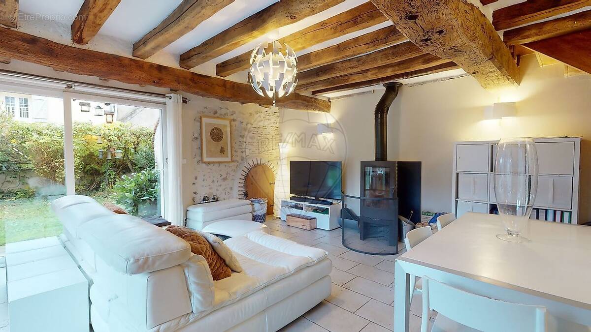 Maison à SAINT-HILAIRE-SAINT-MESMIN