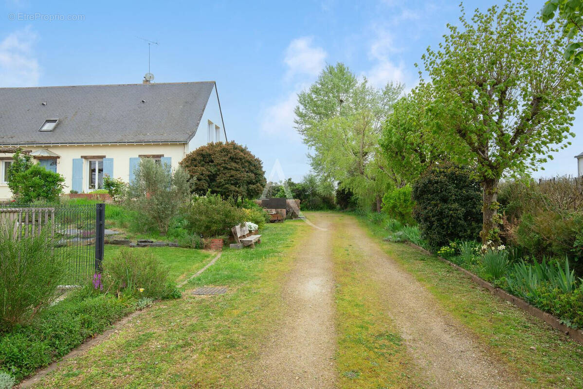 Maison à SAINT-BARTHELEMY-D&#039;ANJOU