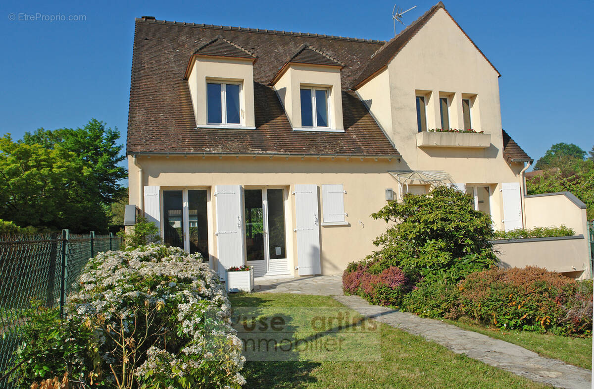 Maison à VERRIERES-LE-BUISSON