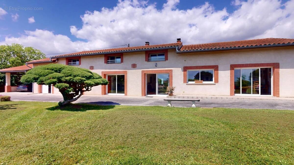 Maison à MONTGEARD