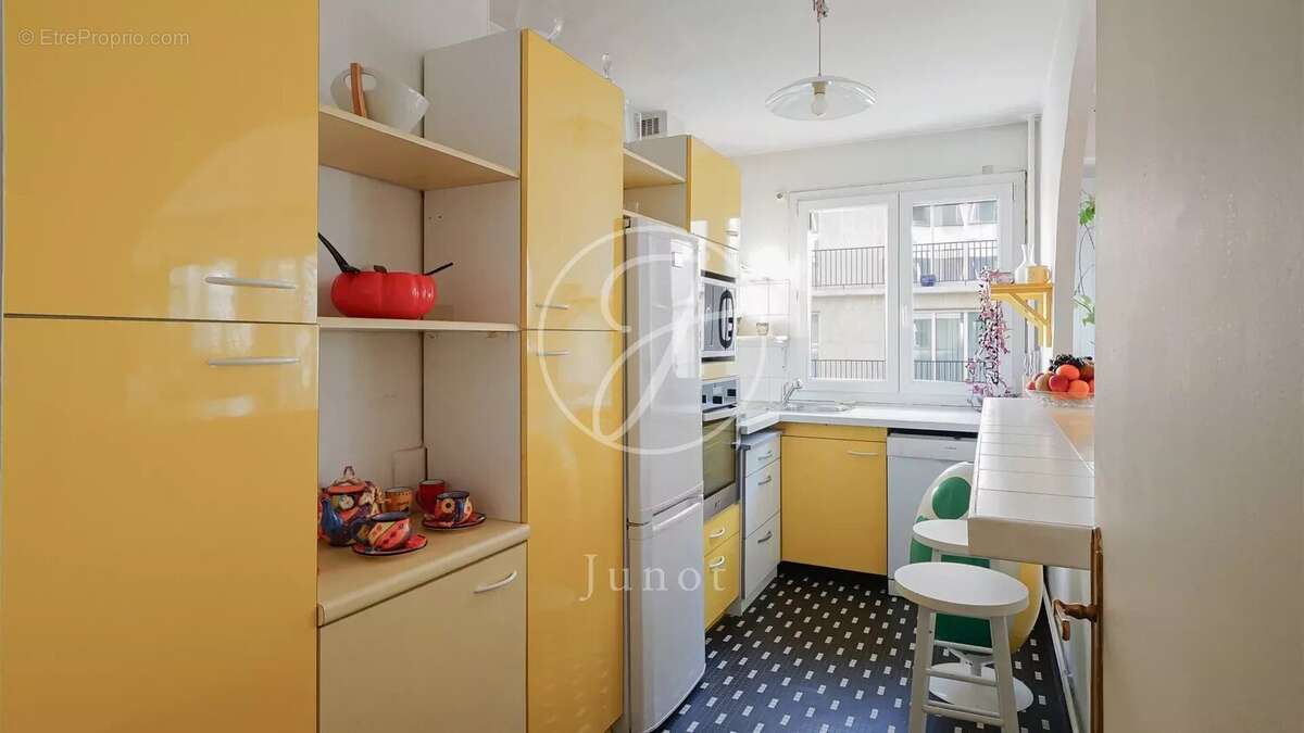 Appartement à PARIS-6E