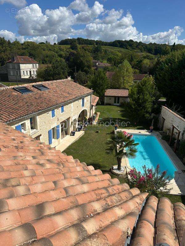 Maison à SEGONZAC