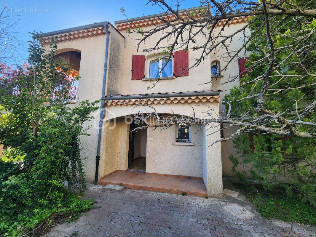 Maison à MONTELIMAR