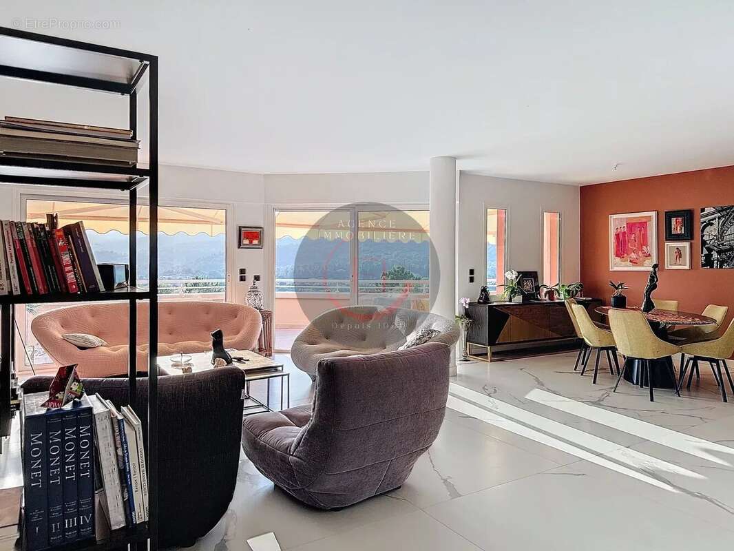 Appartement à MANDELIEU-LA-NAPOULE