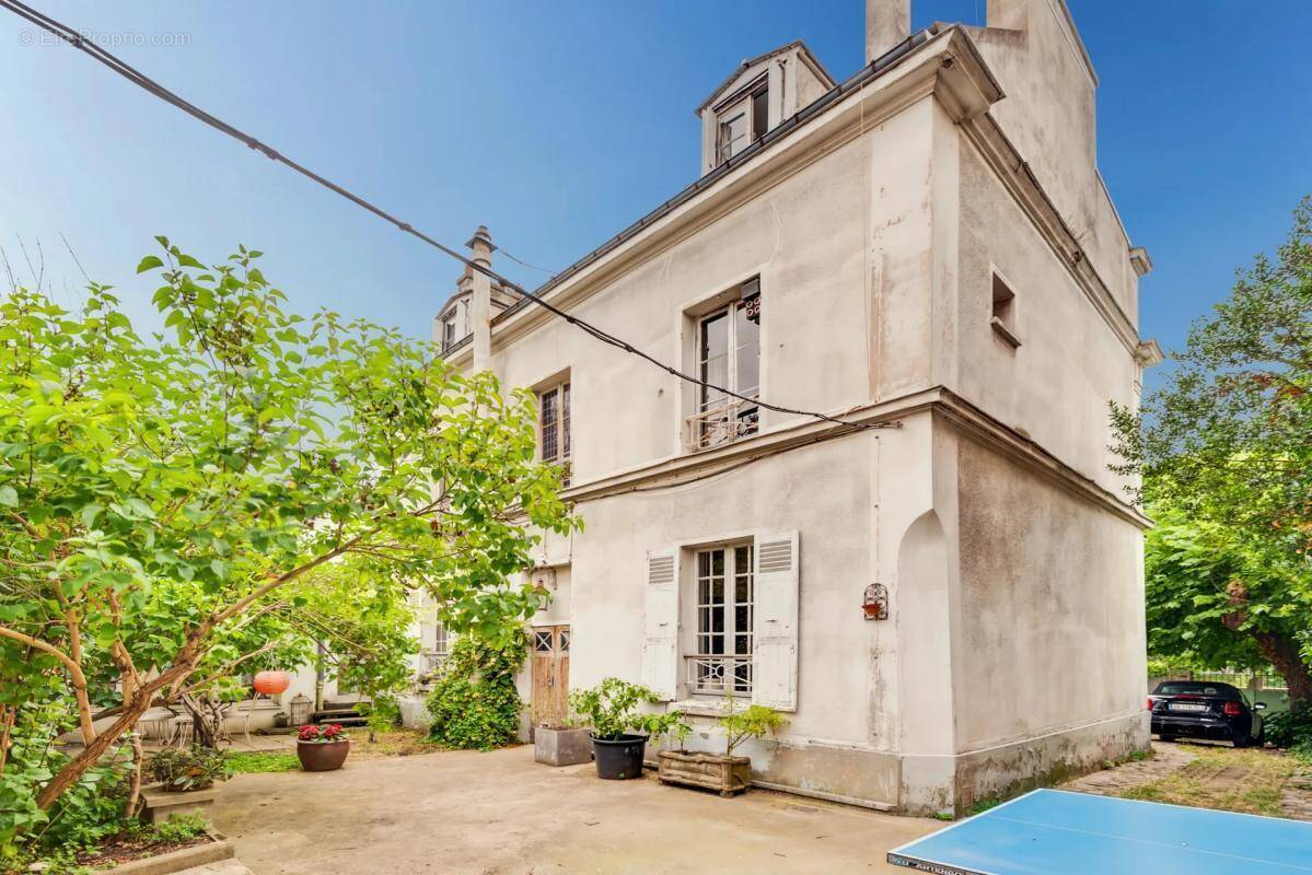 Maison à VILLENEUVE-LA-GARENNE