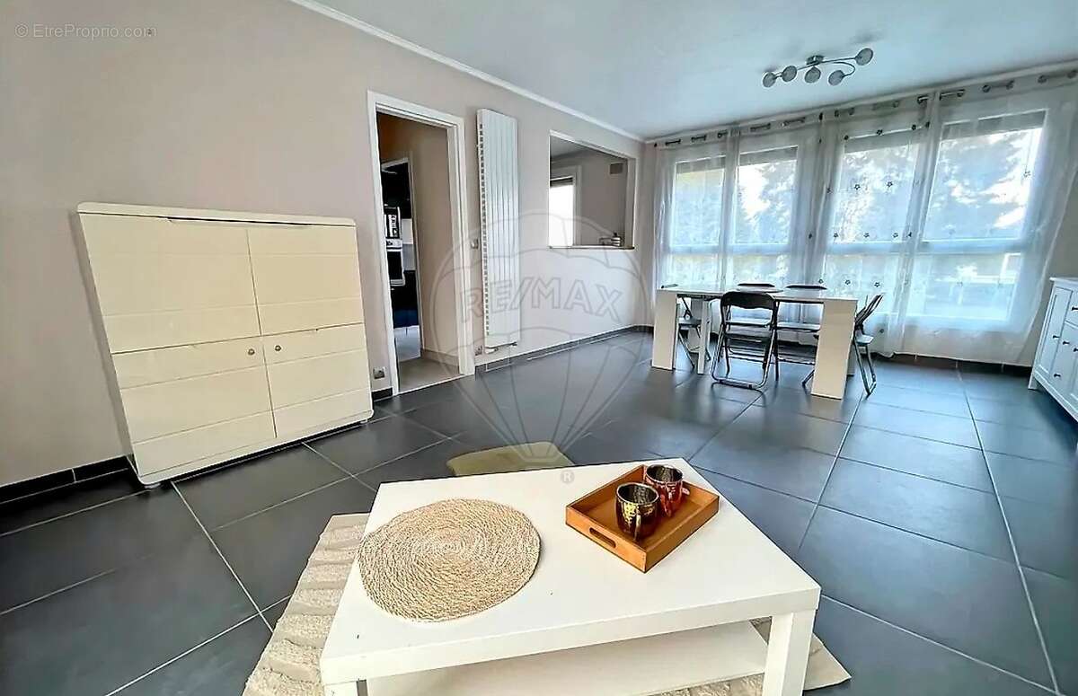 Maison à LE MESNIL-ESNARD