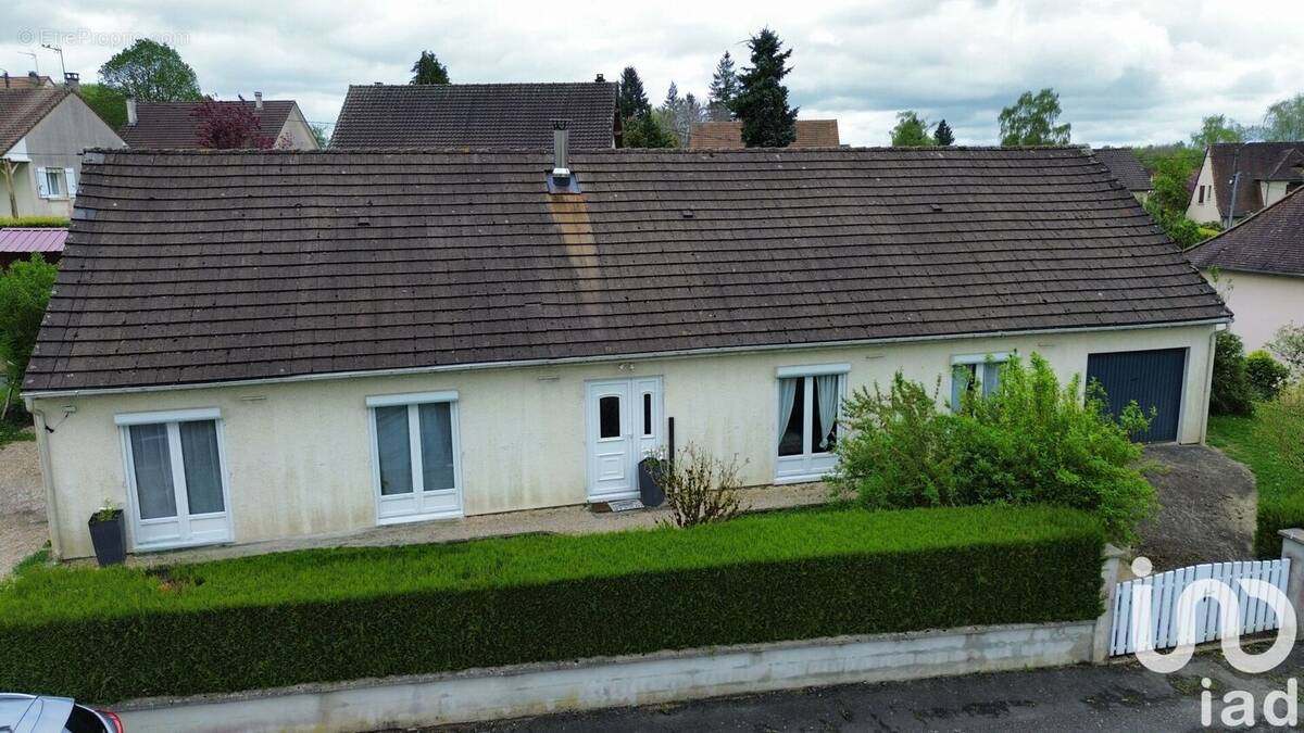 Photo 1 - Maison à SAINT-YRIEIX-LA-PERCHE