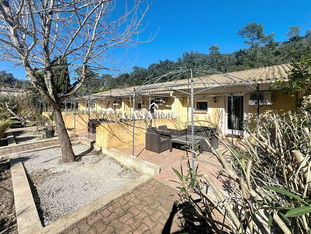 Maison à HYERES
