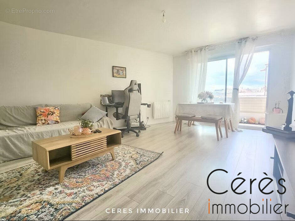 Appartement à LE BOURGET
