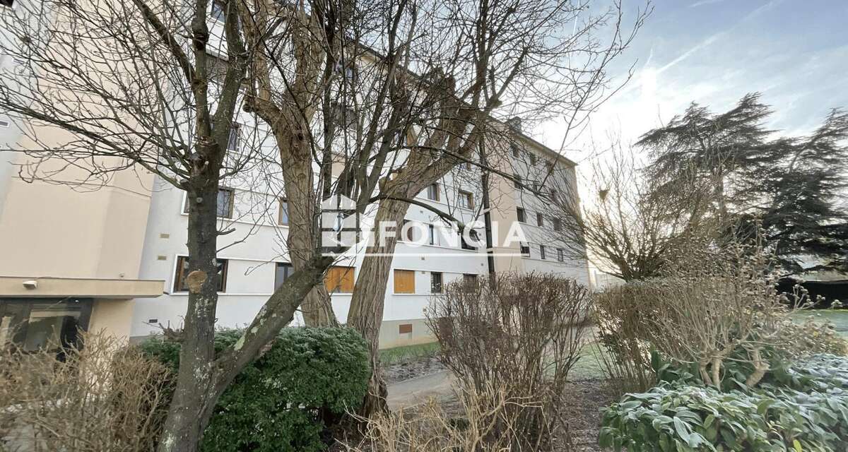 Appartement à LES CLAYES-SOUS-BOIS