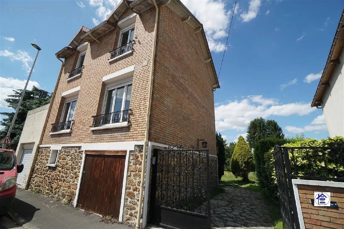 Maison à AULNAY-SOUS-BOIS