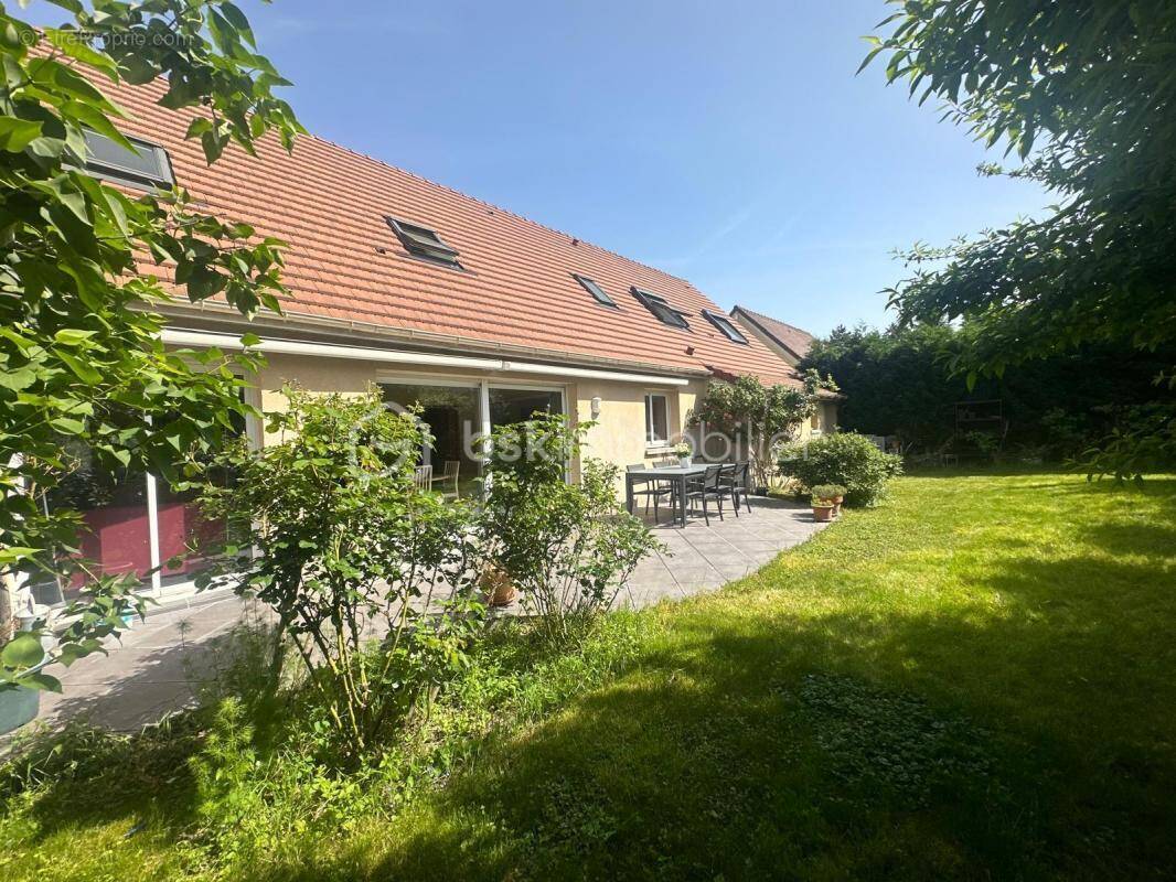 Maison à CHAMPS-SUR-MARNE