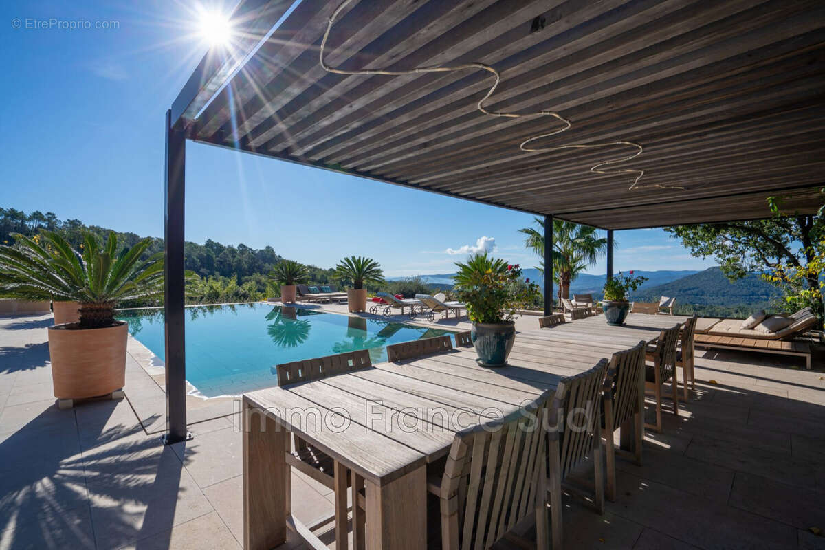 Maison à LA GARDE-FREINET