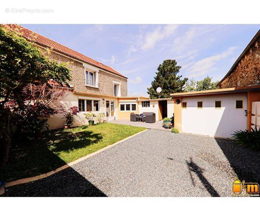 Maison à ARPAJON