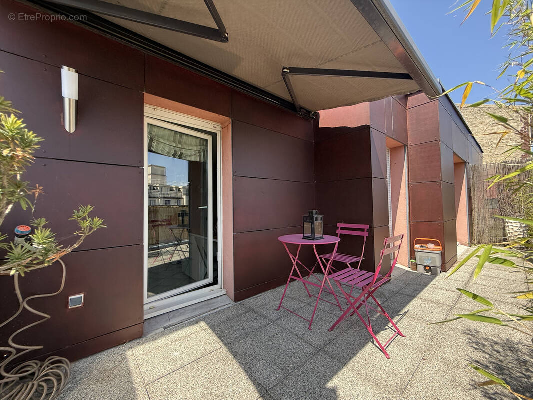 Appartement à COURBEVOIE
