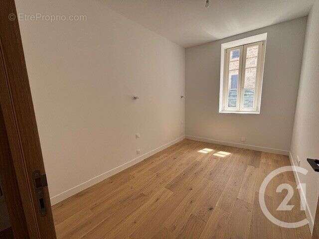 Appartement à SAINT-GENIS-LAVAL