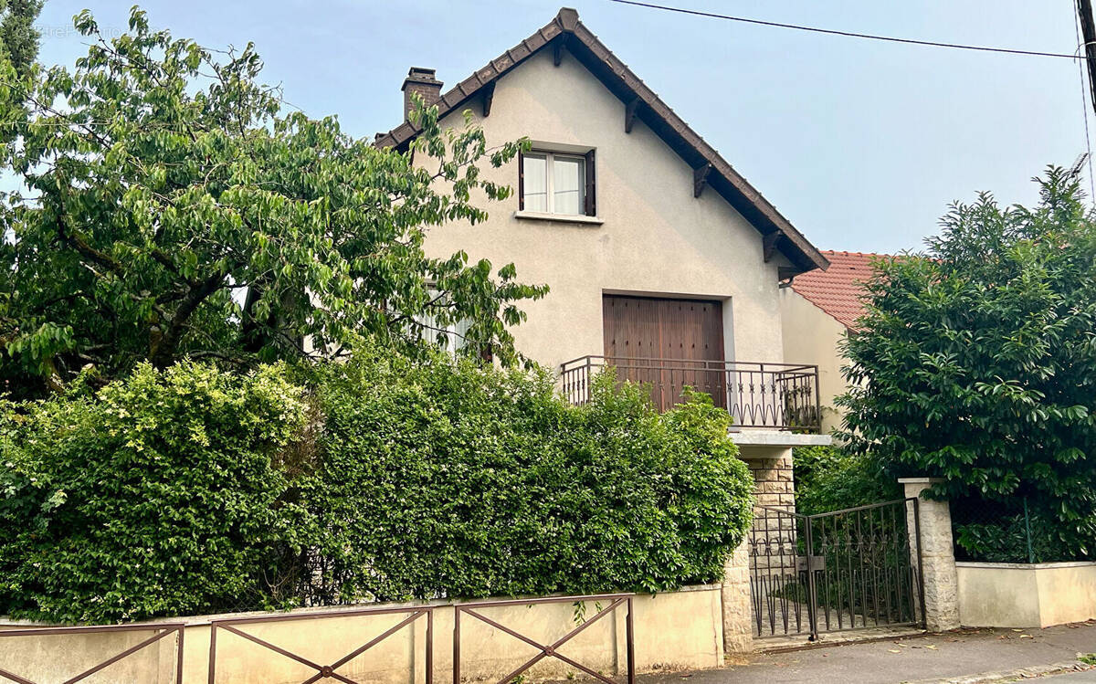 Maison à VIRY-CHATILLON