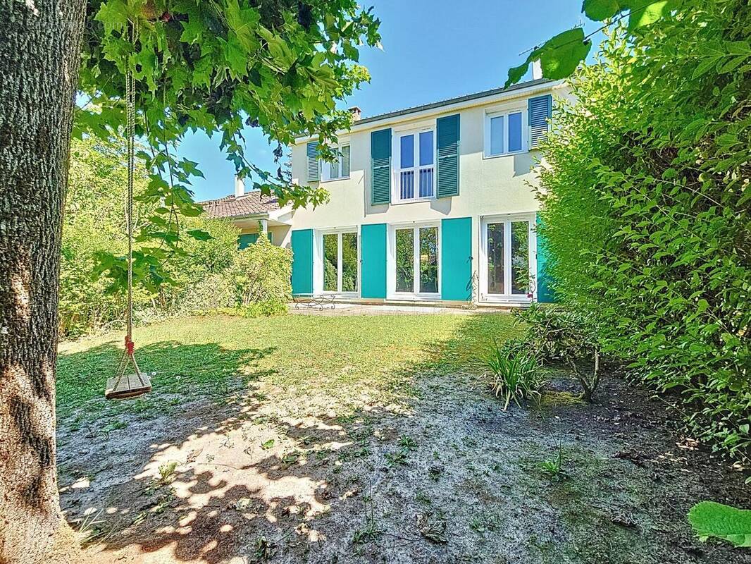 Photo 1 - Maison à LE MESNIL-SAINT-DENIS