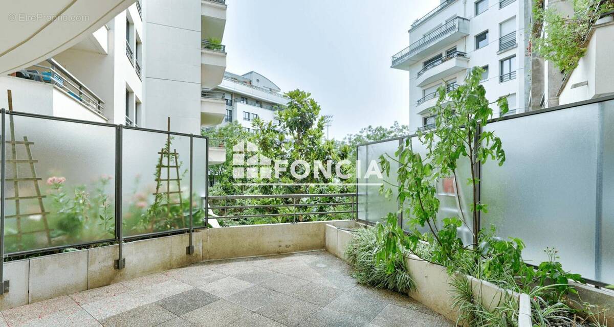 Appartement à ISSY-LES-MOULINEAUX