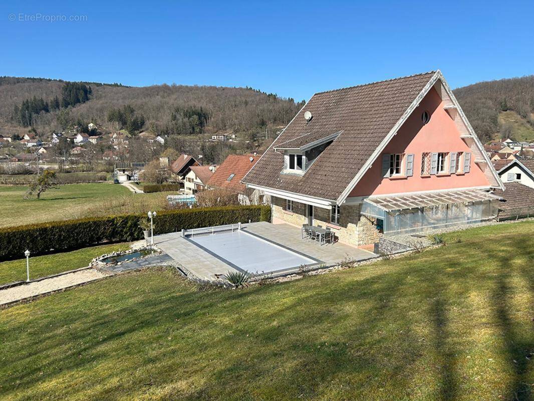 Maison à PONT-DE-ROIDE