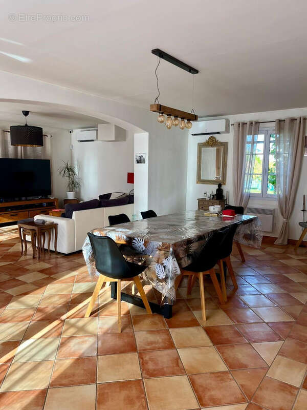 Maison à SOLLIES-PONT