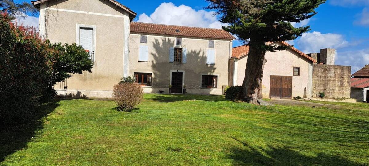 Maison à MIELAN