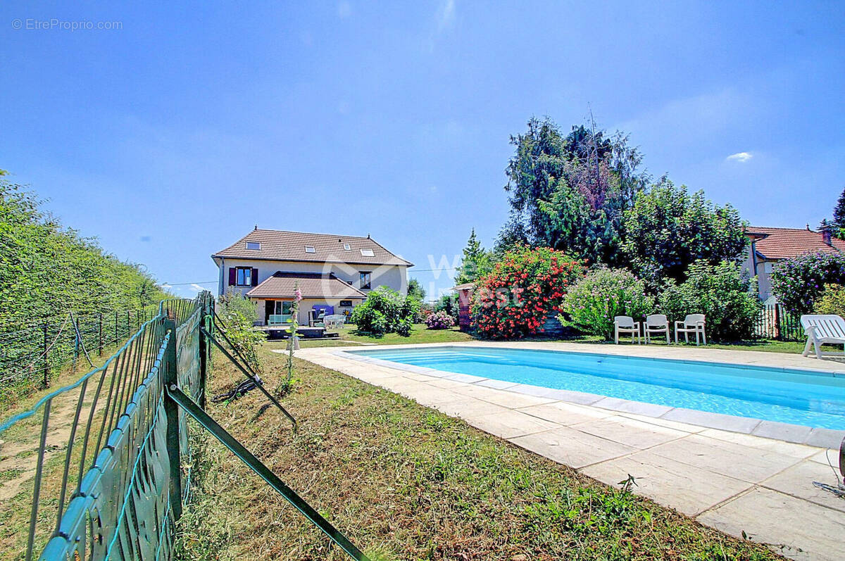 Maison à LA TOUR-DU-PIN